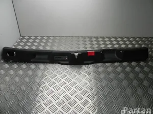 Mercedes-Benz A 166 740 05 72 / A1667400572 M-CLASS (W166) 2012 Garniture /moulage