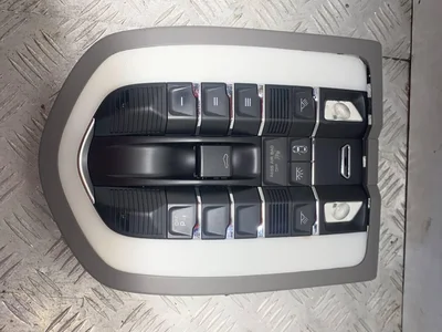 Porsche 7PP959551EJ, 7PP959728F, 7PP919211F, 7PP035711A CAYENNE (92A) 2012 Éclairage intérieur - Image 1