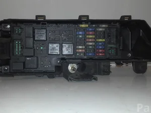Volvo 9452993,518322110 / 9452993, 518322110 V70 II (SW) 2002 Boîte à fusibles