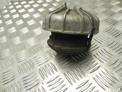 Mercedes-Benz A 639 241 04 13 / A6392410413 VITO / MIXTO Box (W639) 2006 Support moteur - Image 1