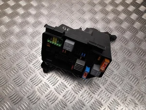 Mercedes-Benz A2139065706 EQC (N293) 2022 Boîte à fusibles