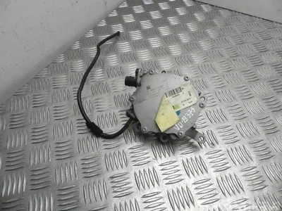 Mercedes-Benz A 276 230 00 65 / A2762300065 E-CLASS Coupe (C207) 2011 Pompe à vacuum - Image 1