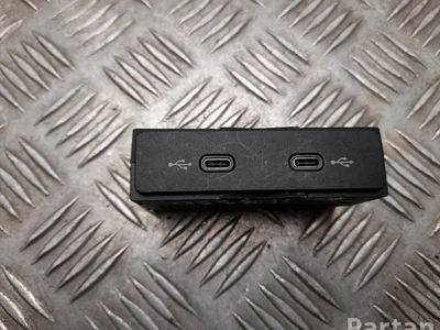 Seat 575 035 736 B / 575035736B ATECA (KH7) 2021 Dispositivo de inserción USB - Imagen 1