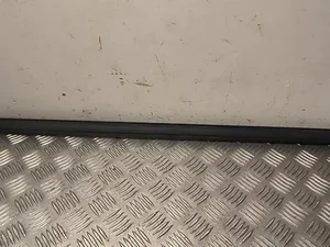 BMW 51131960732 3 Touring (E36) 1999 Pokrywa ramy okna z przodu