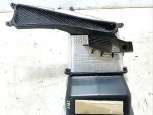 Aston Martin 4G43-18A660-BA / 4G4318A660BA VIRAGE Volante 2012 Prowadnica ssąca powietrza