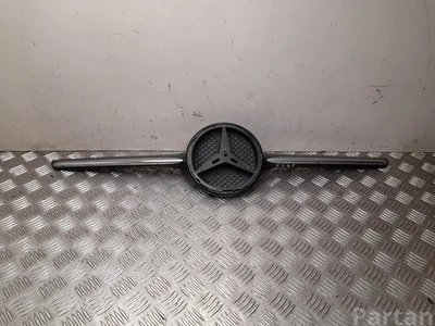 Mercedes-Benz A1178880060, A0008880060 CLA kupė (C117) 2015 Grotelės - Nuotrauka 1