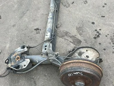 Dacia 555116536R DOKKER Express 2015 poutre d'essieu arrière - Image 1