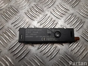 Mercedes-Benz A 223 905 30 02 / A2239053002 C-Class (W206) 2022 Antennenverstärker