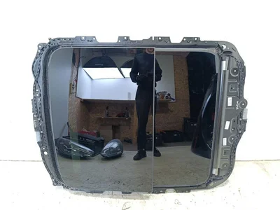 Audi 3G5877795R001, 83A8770413HZ, 1762999A, 00010174, 4M8971648,1755377C, 4K0907594AC,1739493 / 3G5877795R001, 83A8770413HZ, 1762999A, 00010174, 4M8971648, 1755377C, 4K0907594AC, 1739493 E-Tron 2019 Toit ouvrant - Image 1