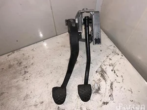 BMW 678711 1 (E81) 2010 Pédale d'embrayage