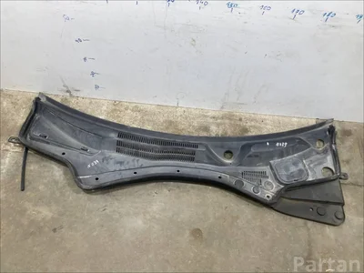 Maserati 670010468 GHIBLI (M157) 2015 Garniture de capot d'essuie glace - Image 1