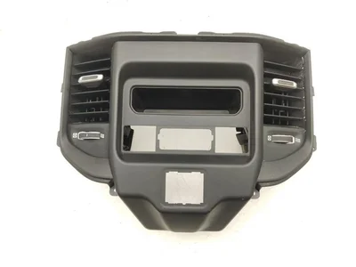 Dodge 76523D01, 76516A01, 76692C41, 76693C41 RAM 1500 IV gen 2019 Évent Central - Image 1