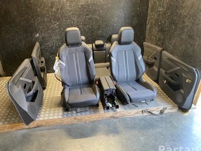 Opel Astra L Sports Tourer 2024 Set siège Panneau de porte Accoudoir - Image 1