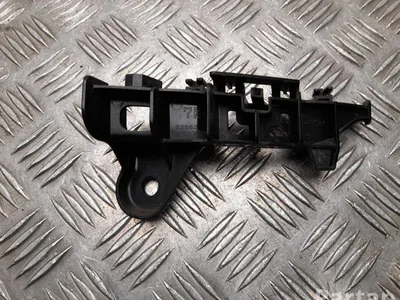 Toyota 52562-33060 / 5256233060 Camry XV70 2020 Support pour pare-chocs Right Rear - Image 1