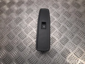 Renault 769104880R KANGOO III 2021 Przycisk podnoszenia okien z przodu po prawej