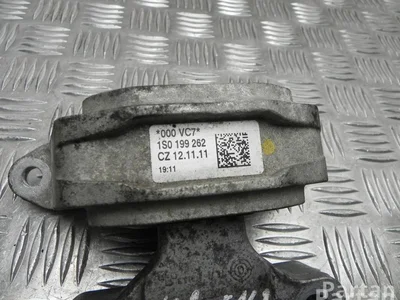 Volkswagen 1S0 199 262 / 1S0199262 UP (121, 122, BL1, BL2) 2012 Support moteur - Image 1