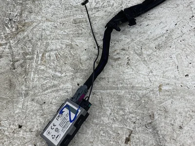 Opel 9833140080 Astra L Hatchback 2023 Amplificateur d'antenne - Image 1