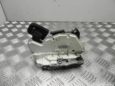 Volkswagen 5K4 839 016 F / 5K4839016F POLO (6R, 6C) 2011 Serrure de porte - Image 1