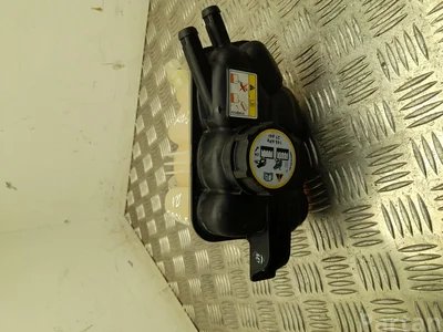 Land Rover K8D2-8K218-AB / K8D28K218AB DISCOVERY SPORT (L550) 2019 Vase d'expansion du liquide de refroidissement - Image 1