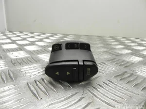 Toyota 86230-20010 / 8623020010 AVENSIS (_T22_) 2003 Bouton multifonction pour volant