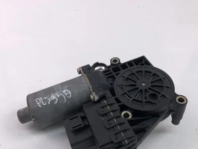 Audi 0130821775 A6 (4B2, C5) 2004 Moteur de lève-vitre - Image 1