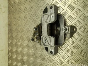 Mercedes-Benz A2472403200 CLA X118 (shooting brake) 2021 Support moteur