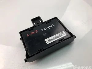 Renault 8201054128 CLIO III (BR0/1, CR0/1) 2009 Unité de commande centrale pour système de confort