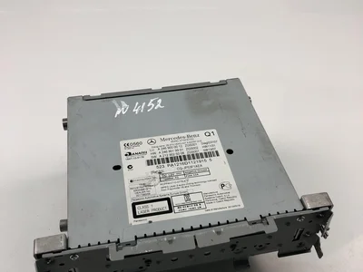 Mercedes-Benz A2469000012 A-CLASS (W176) 2013 Radio / lecteur CD - Image 1