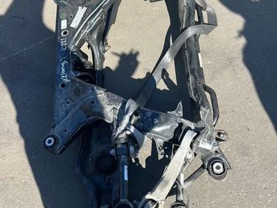 Gebrauchtes Original Tesla 104458001D Model Y (5YJY) 2025 Hinterachskörper - Bild 1