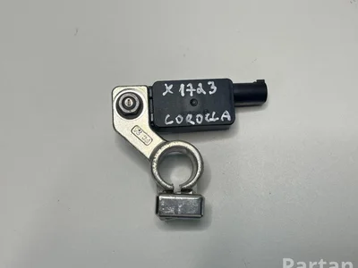 Toyota 288500Y020 COROLLA (E210) Estate 2019 Protection centrale contre la surcharge - Image 1