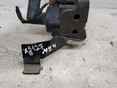 BMW 64119239313 5 Touring (F11) 2012 Pompe à eau - Image 1