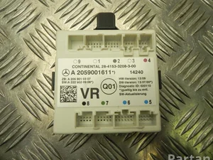 Mercedes-Benz A 205 900 16 11 / A2059001611 C-CLASS (W205) 2015 Unité de commande pour porte Left Front