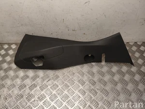Renault 769174551R, 769369409R Clio V 2023 Poszycie słupka C prawa strona