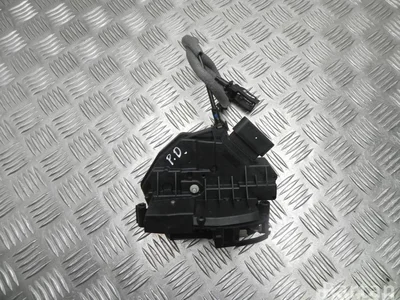 Ford BM5A-A21812-BE / BM5AA21812BE FOCUS III Saloon 2013 Serrure de porte Right Front - Image 1