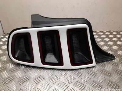 Ford USA DR33-13B505-AH / DR3313B505AH MUSTANG Coupe 2014 Feu arrière - Image 1