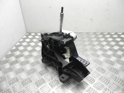 Toyota 75M018-RHD / 75M018RHD RAV 4 V 2020 Levier de vitesse - Image 1