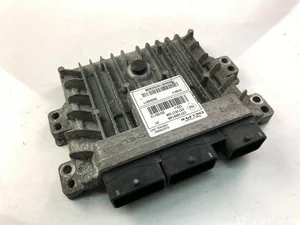 Renault 237100914R; 237101715R / 237100914R, 237101715R MEGANE III hečbekas (BZ0_) 2014 Valdymo blokas variklio