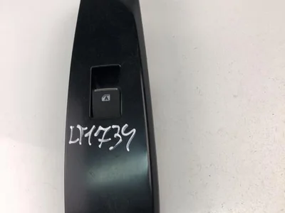 Toyota 74272-33380 / 7427233380 Camry XV70 2018 Switch for electric windows - Image 1