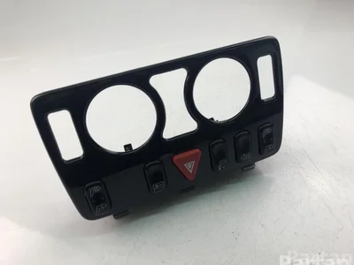 Mercedes-Benz 2108200151 E-CLASS (W210) 2000 Interrupteur de chauffage de siège - Image 1