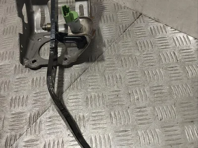 Maserati 06700311050 LEVANTE 2019 Pédale de frein - Image 1