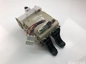 Toyota 82730-05720 / 8273005720 AVENSIS Estate (_T27_) 2011 Caja de fusibles