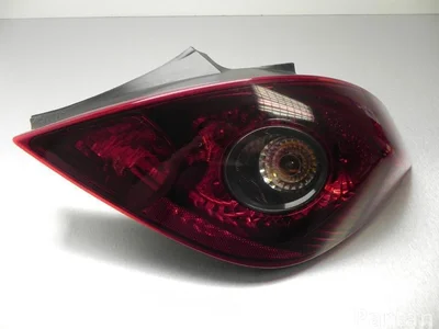 Vauxhall 13 242 814, 89075559 A, 368 158 932 / 13242814, 89075559A, 368158932 CORSAVAN Mk III (D) 2007 Feu arrière - Image 1