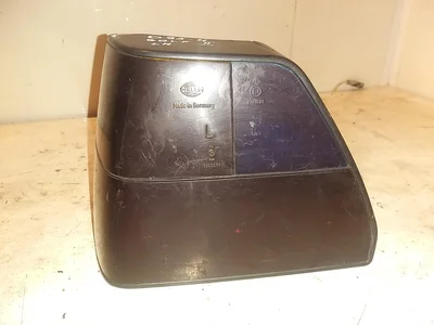 Volkswagen 53355R7 GOLF III (1H1) 1992 Feu arrière - Image 1