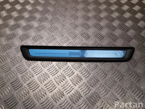 BMW 7 407 388, 9 492 984 / 7407388, 9492984 i4 (G26) 2024 Wewnętrzny próg drzwiowy z lewej z prawej z przodu