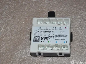 Mercedes-Benz A2059006013 C-CLASS (W205) 2015 Unité de commande pour porte Right Front