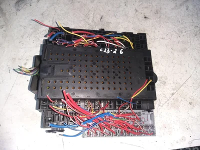 Volvo 30679527 XC90 I 2004 Caja de fusibles - Imagen 1