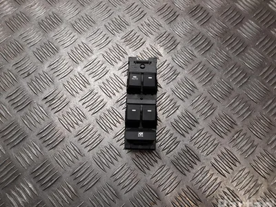 Hyundai 93570-C8111, 299131738 / 93570C8111, 299131738 i20 (GB) 2018 Bouton de lève-vitre Left Front - Image 1