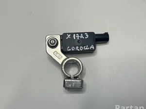 Toyota 288500Y020 COROLLA (E210) Estate 2019 Protection centrale contre la surcharge