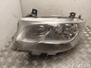 Mercedes-Benz A 910 906 02 00 / A9109060200 Sprinter (907/910) 2023 Phare gauche