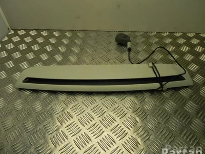 Mercedes-Benz A 205 820 02 60 / A2058200260 C-CLASS (W205) 2015 Feu de freinage - Image 1